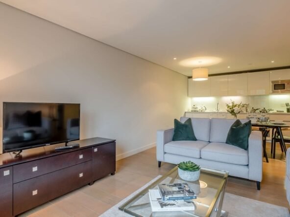 3-Bed Apartment with Parking for Lettings in London